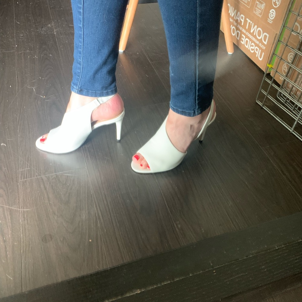 Vince Camuto Crasantha Pumps - Picture 10 of 13